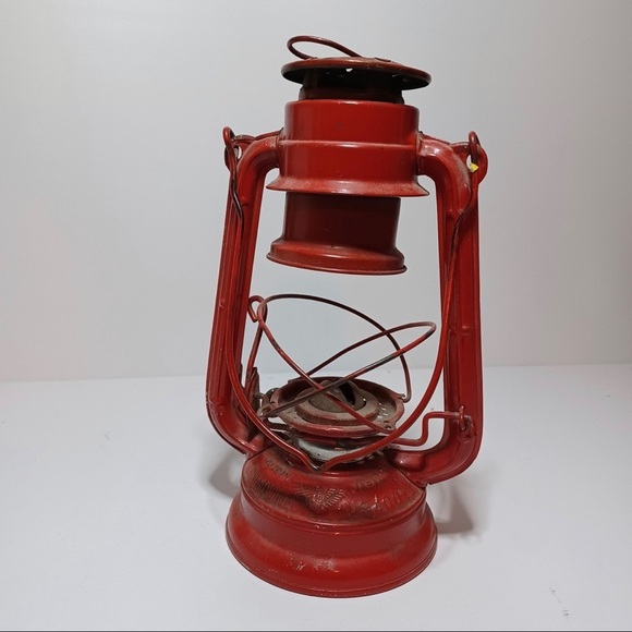 VTG Winged Wheel Lantern Red Made in Japan Kerosene Oil Lamp No. 400 - Picture 1 of 9